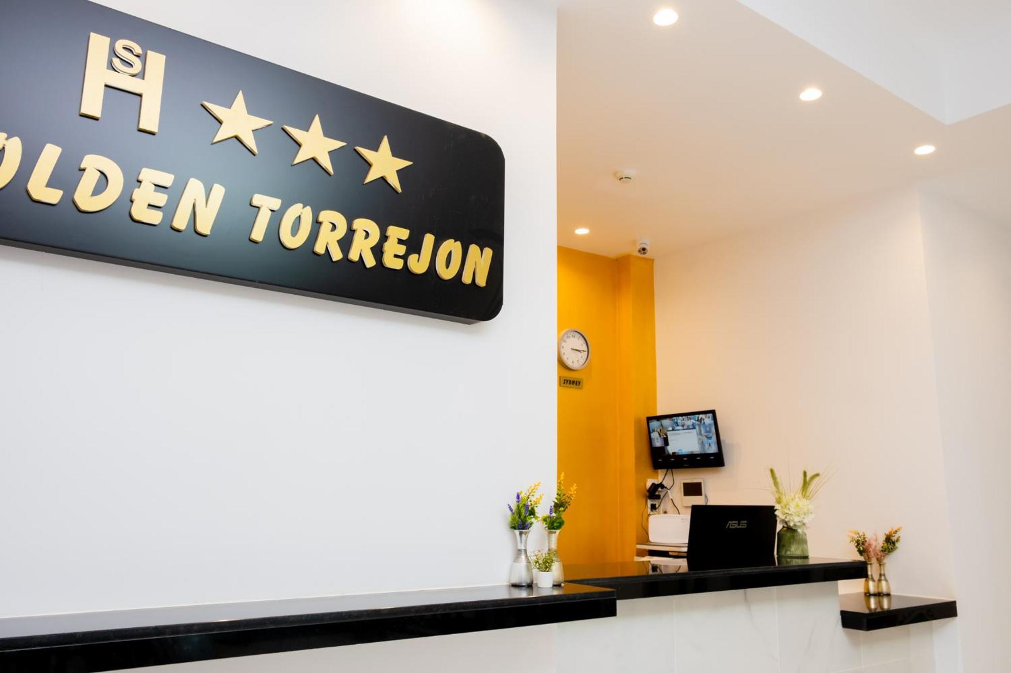 فندق Golden Torrejon توريخون ذي أرذوث المظهر الخارجي الصورة